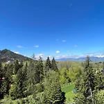 Apartmán Domček pod Vežami s vírivkou a krbom, priamo pri Skibuse do Jasnej *