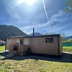Domček pod Vežami s vírivkou a krbom, priamo pri Skibuse do Jasnej Apartmán Liptovský Ján