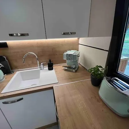 Domček Pod Vežami S Vírivkou A Krbom, Priamo Pri Skibuse Do Jasnej