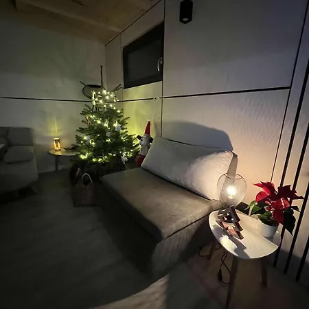 Domcek Pod Vezami S Virivkou A Grilom, Pri Termalnom Kupalisku Apartmán