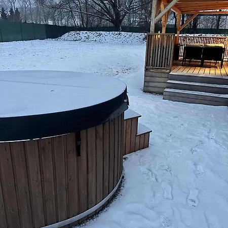 Domček Pod Vežami S Vírivkou A Krbom, Priamo Pri Skibuse Do Jasnej Liptovský Ján