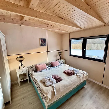 아파트 Domcek Pod Vezami S Virivkou A Krbom, Priamo Pri Skibuse Do Jasnej