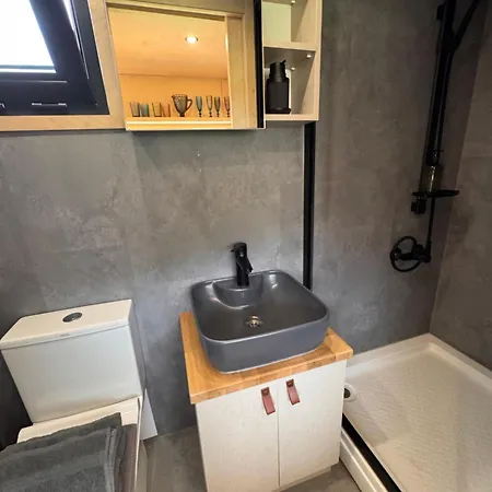 Domcek Pod Vezami S Virivkou A Grilom, Pri Termalnom Kupalisku Apartament